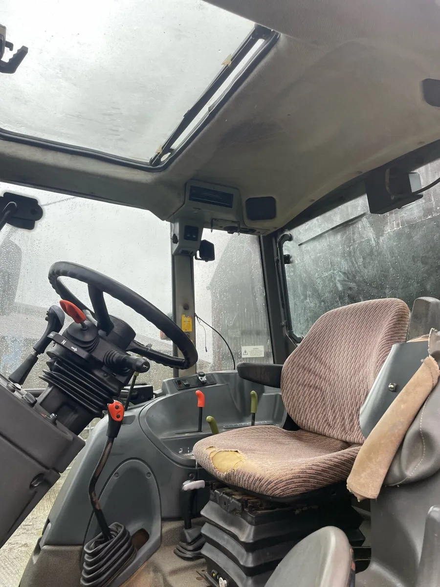 Claas tractor - Image 3