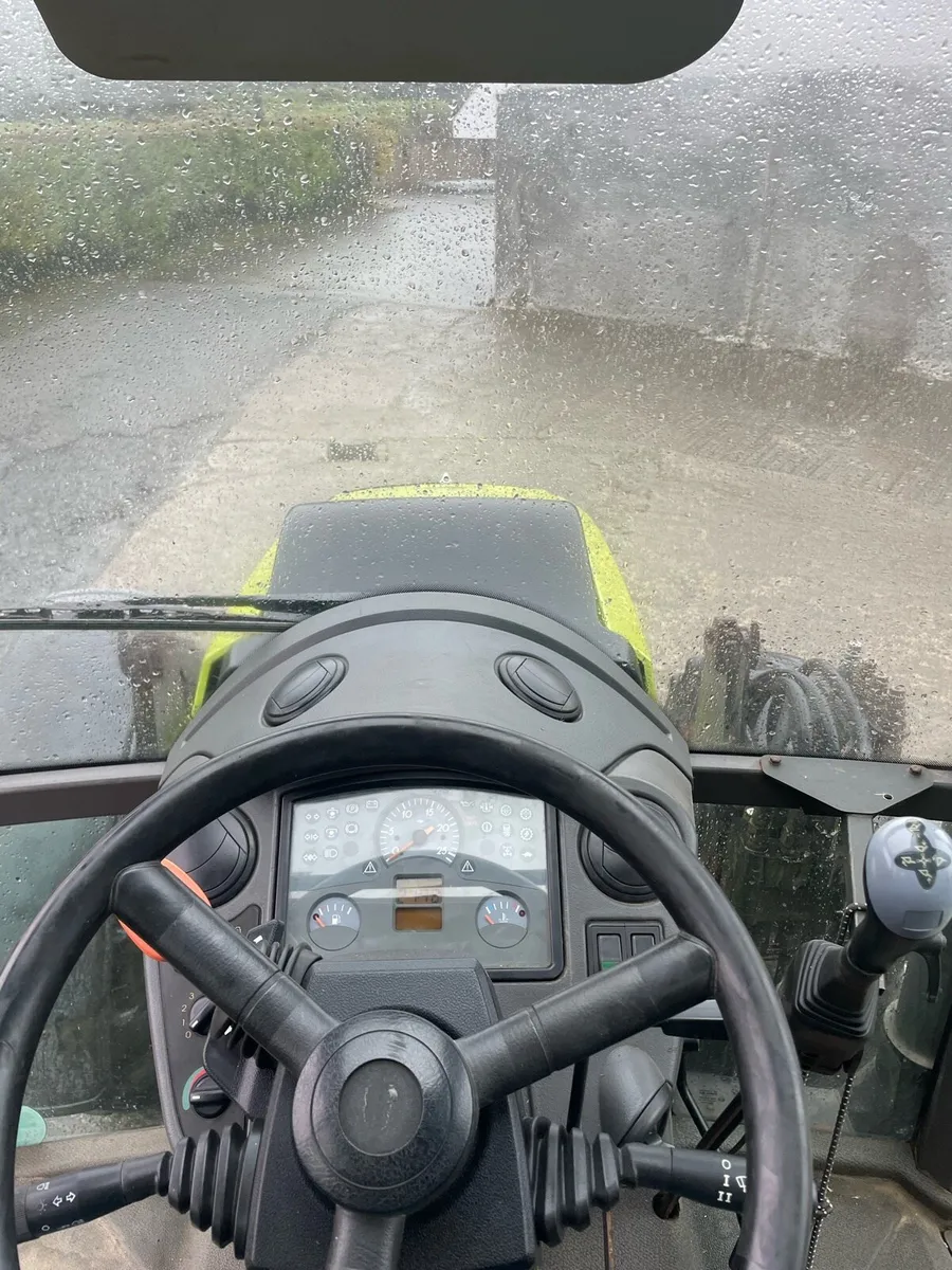 Claas tractor - Image 4