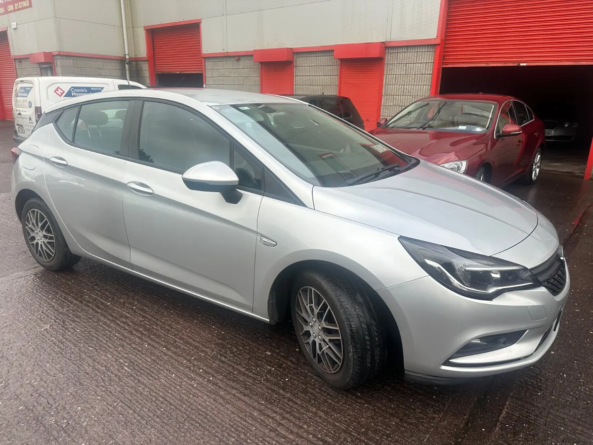 2018 Opel Astra 1.4 Petrol - Image 4