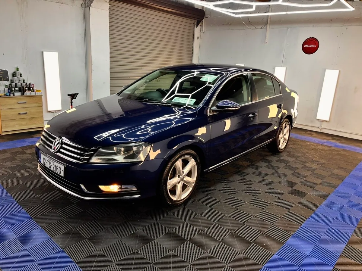 Volkswagen Passat - Image 1