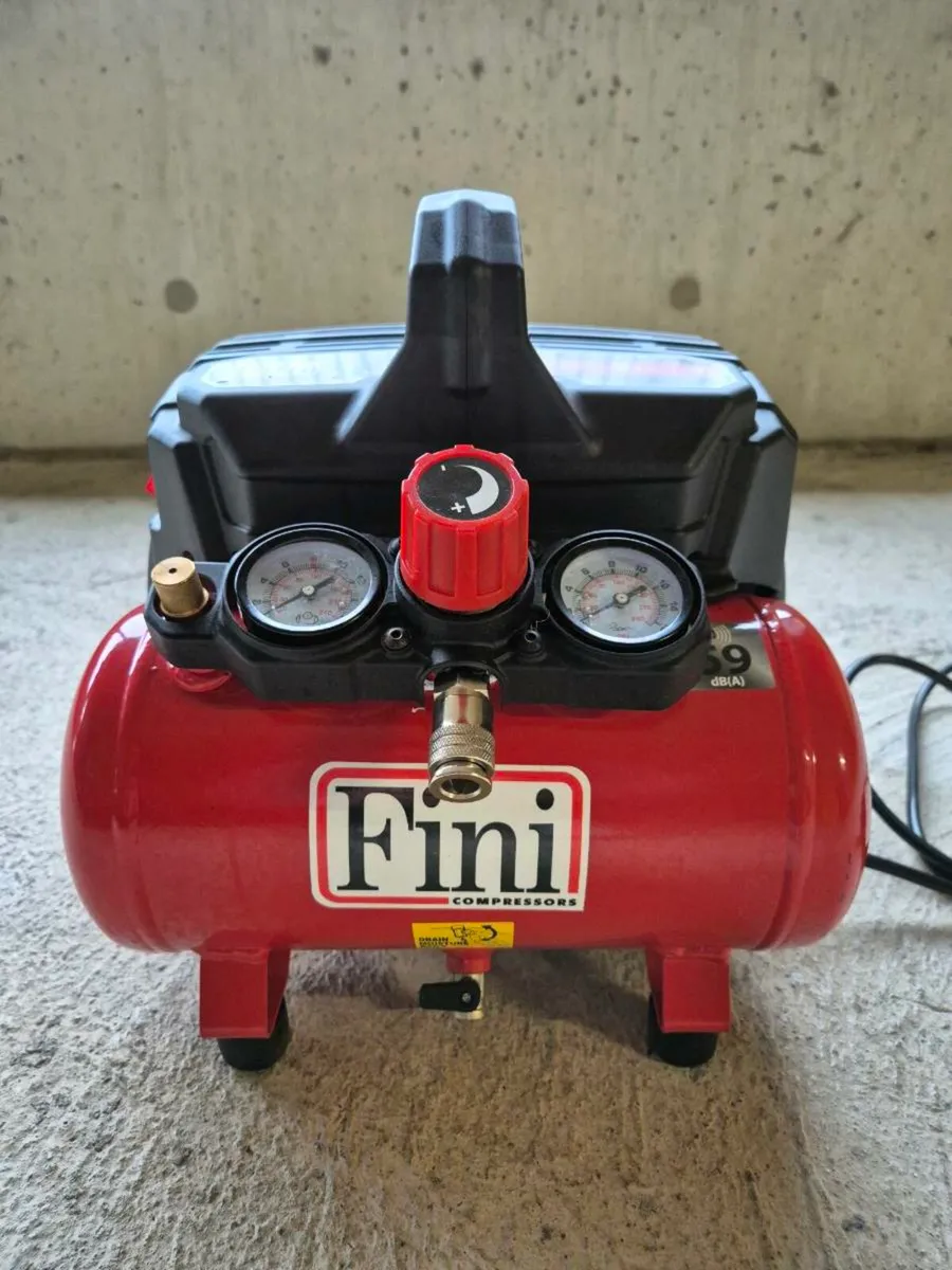 Air compressor - Image 1