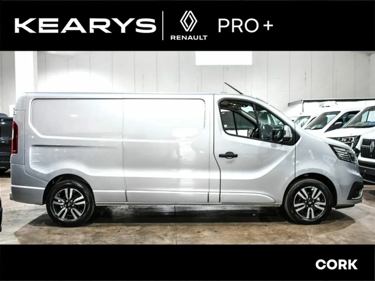 Renault Trafic LL30 170 Extra Sport Plus VAT - Image 2