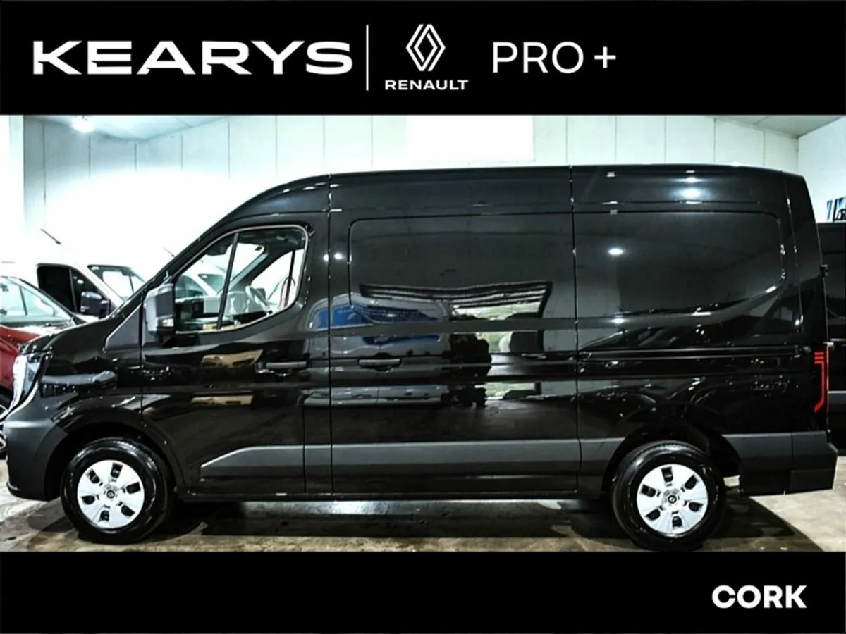 Renault Master FWD MM35 Blue dCi 170 Auto Start E0 - Image 2