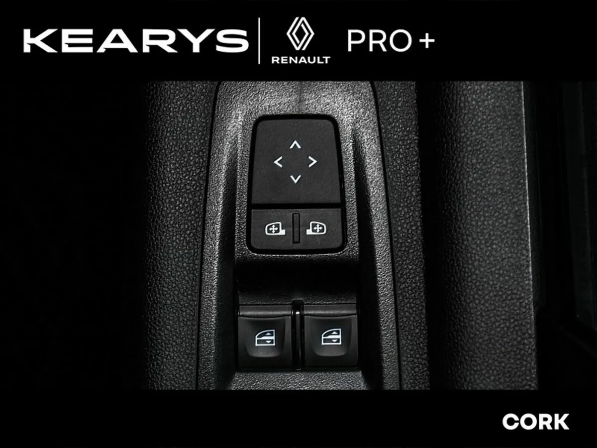 Renault Master LM35 Blue dCi 170 Auto Advance E06X - Image 3