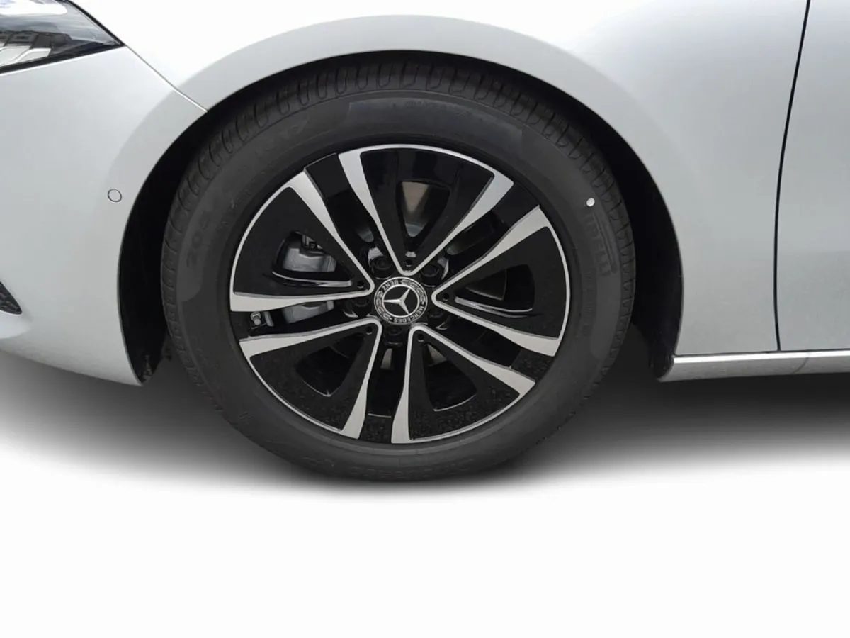 Mercedes-Benz A-Class A180 Progressive Line--Facel - Image 3