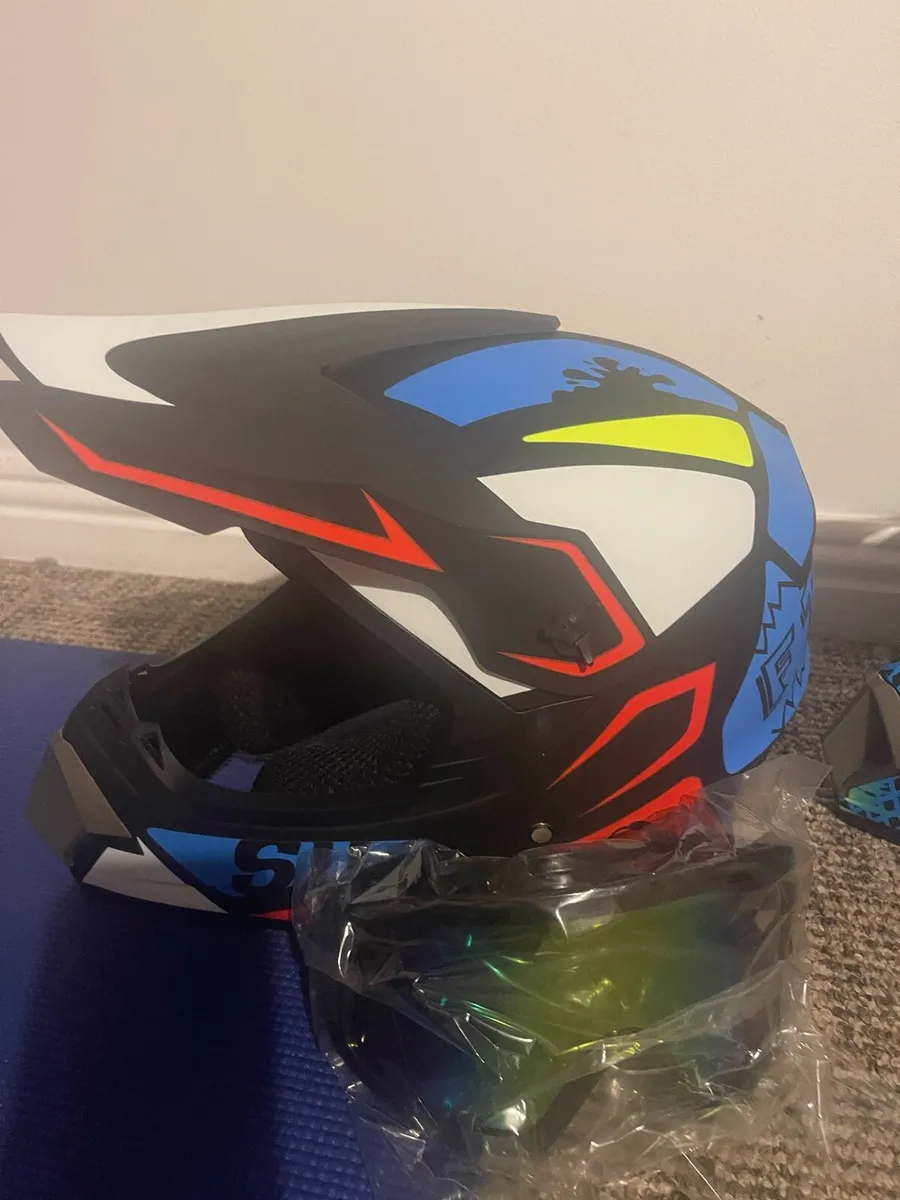 Kids Helmet - Image 4