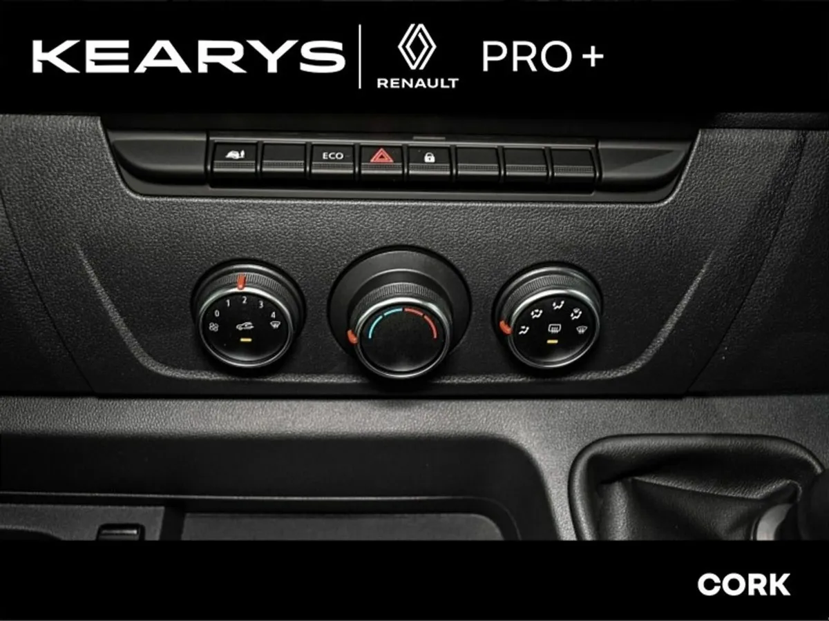 Renault Master LM35,135 Business, INC VAT - Image 4