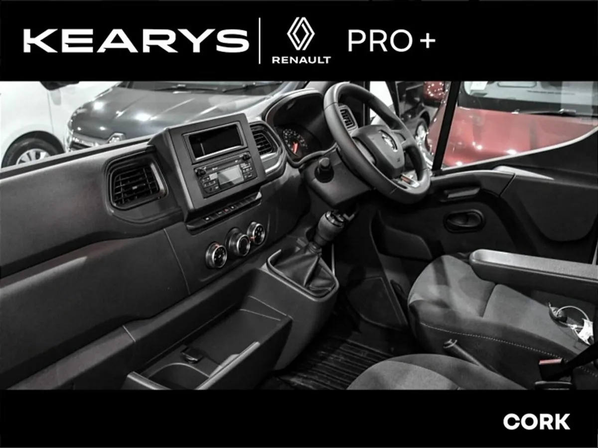 Renault Master LM35 Blue dCi 135 Business, INC VAT - Image 2