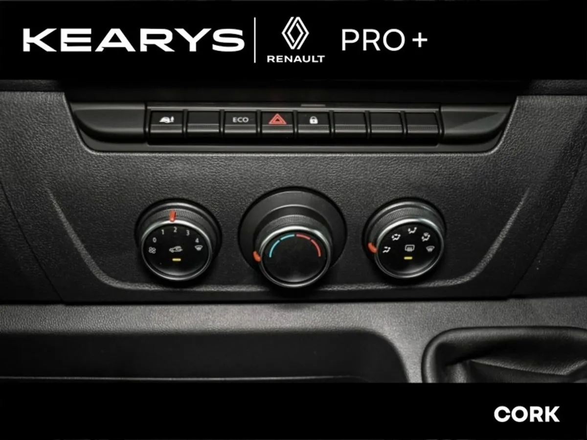 Renault Master LM35 Blue dCi 135 Business, INC VAT - Image 4