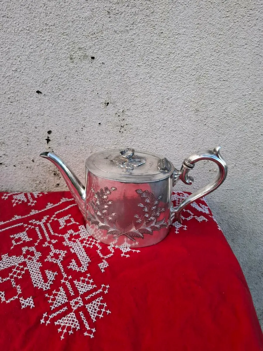 Platted siver tea pot postage possible - Image 1