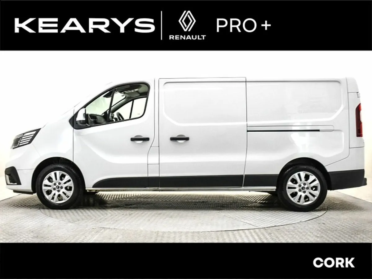 Renault Trafic LL30 130 Sport Panel Van MY22 INC V - Image 4