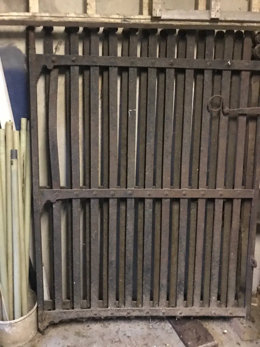 Wrought iron gates - Image 2