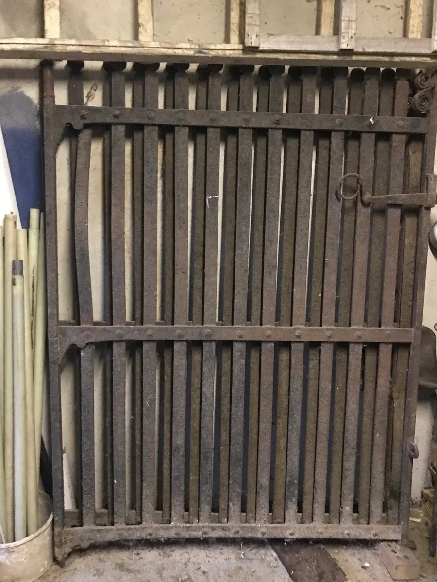 Wrought iron gates - Image 3