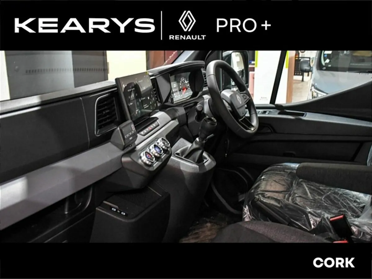 Renault Master MM33 130 Start Fridge Van EX VAT - Image 2