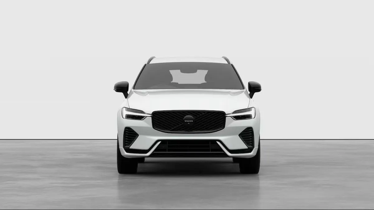 Volvo XC60 Crystal White XC60 Ultra Black Edition - Image 1