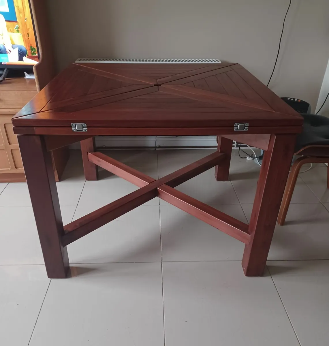 Solid wood dining table 141cm x141cm - Image 1