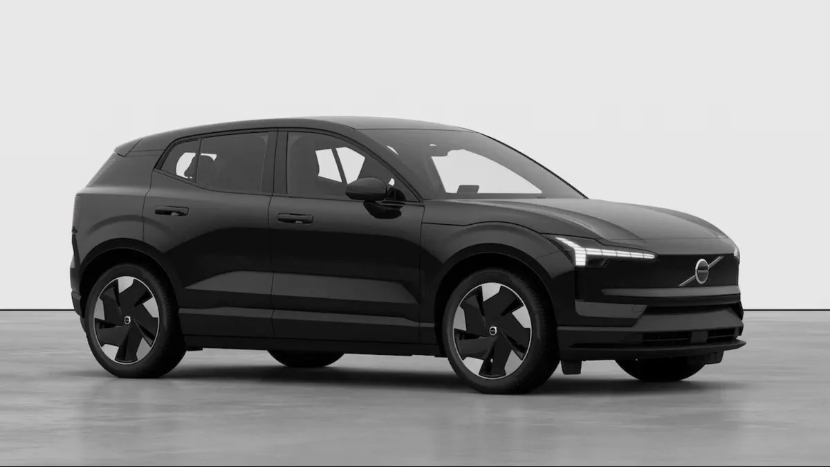 Volvo EX30 Onyx Black Single Motor Plus with Pine - Image 2