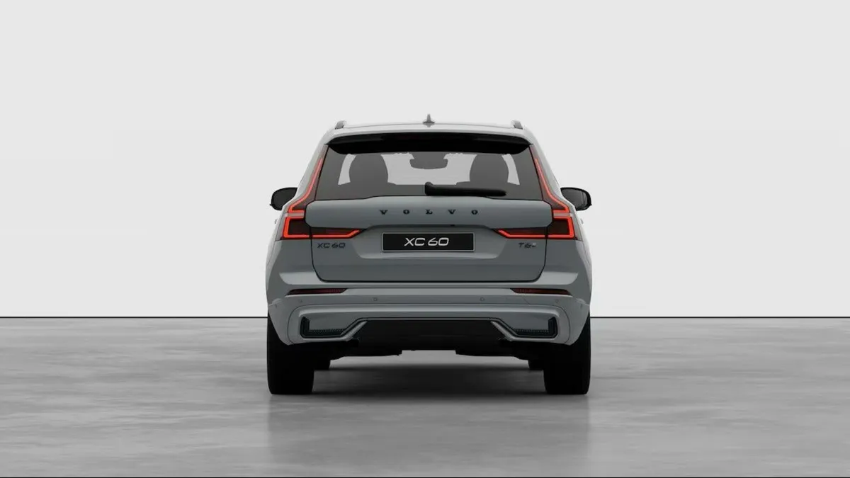 Volvo XC60 Vapor Grey XC60 Plus Black Edition - Image 4