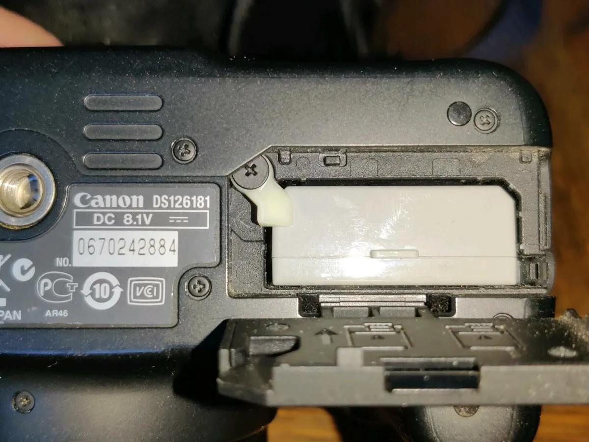 LARGE CANON DIGITAL VIDEO/CAMERA & FLASHGUN ! - Image 2