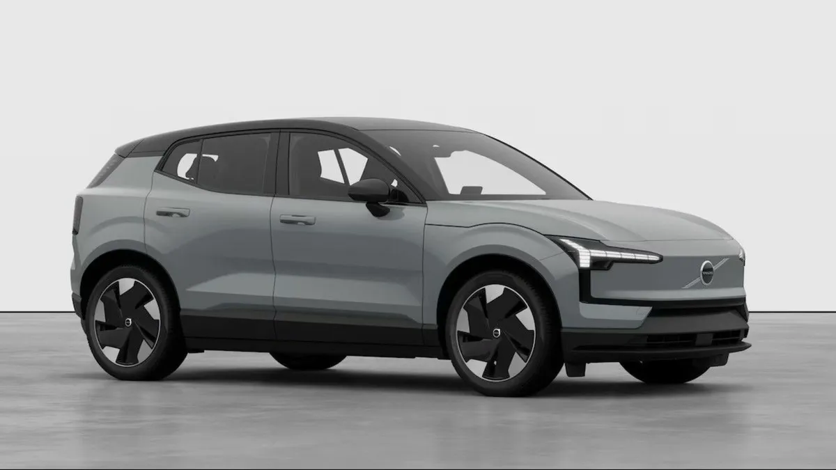 Volvo EX30 Vapor Grey Extended Range Plus with Ind - Image 2