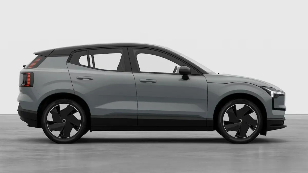 Volvo EX30 Vapor Grey Extended Range Plus with Ind - Image 3