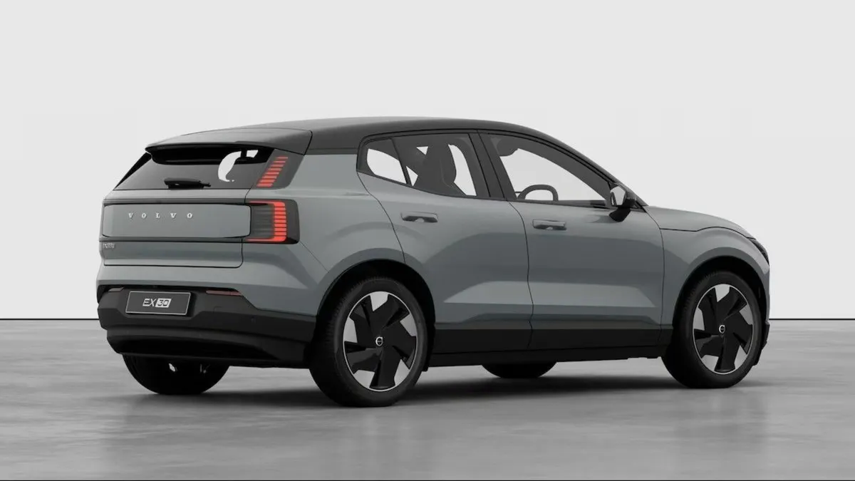 Volvo EX30 Vapor Grey Extended Range Plus with Ind - Image 4