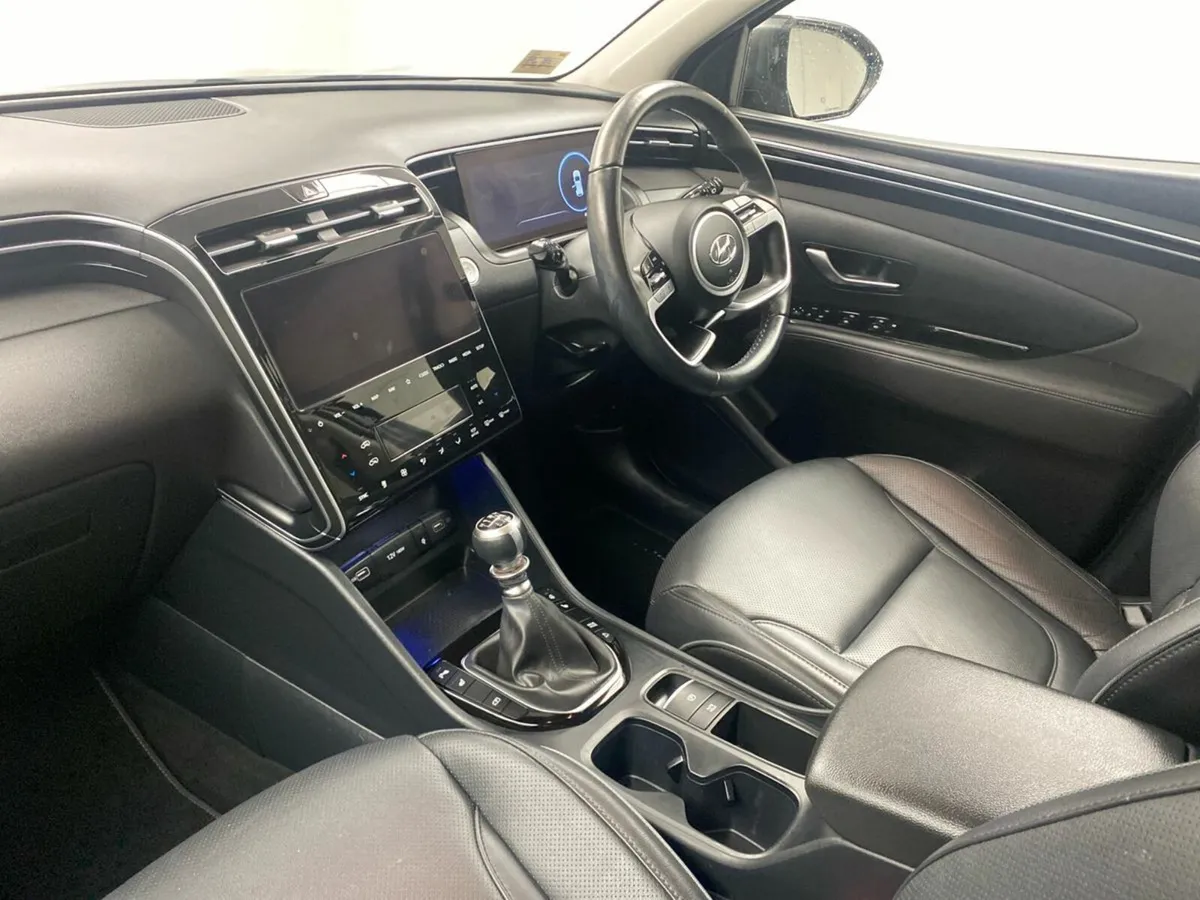 Hyundai Tucson 2WD Executive Plus - Image 3