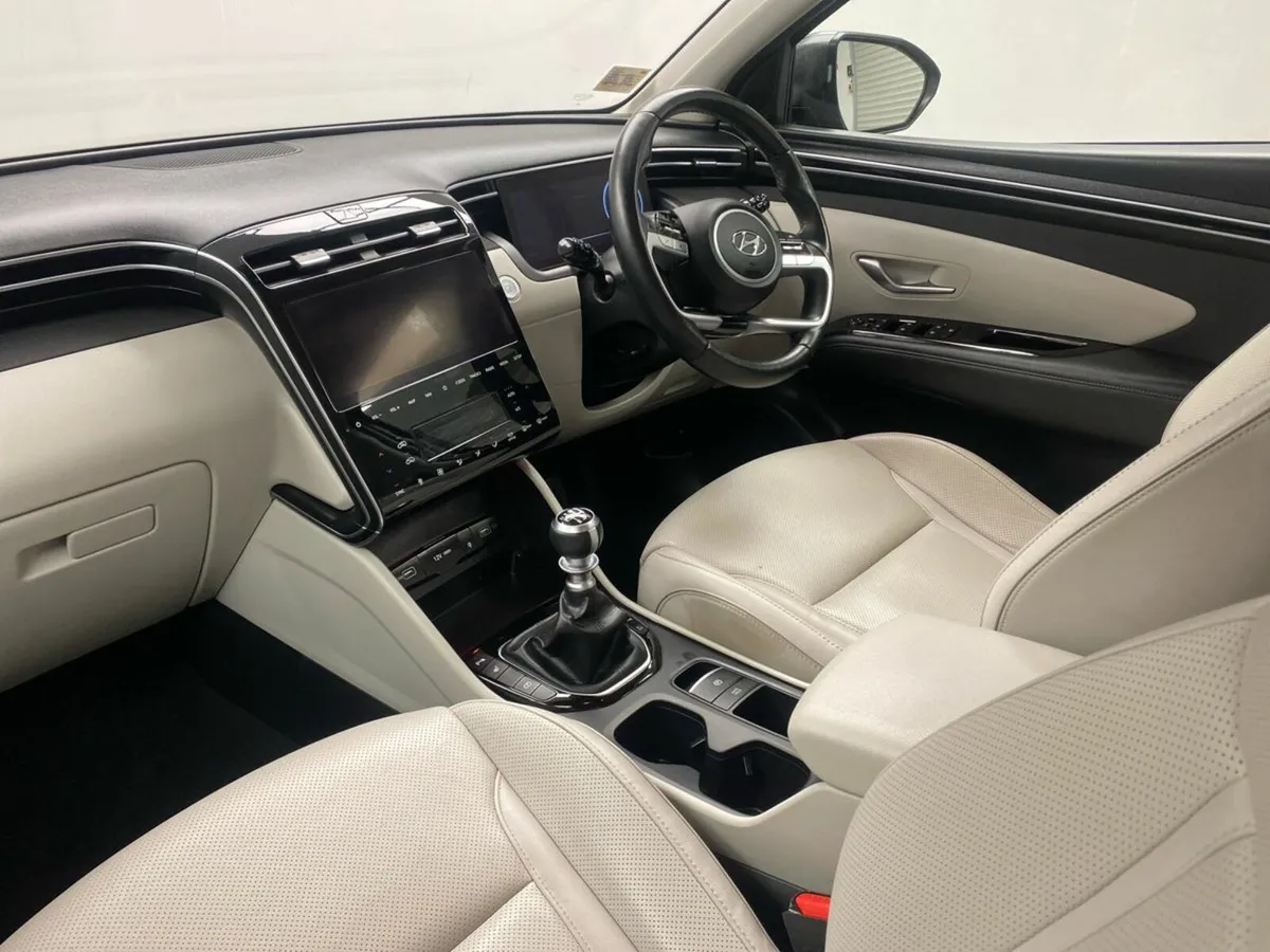 Hyundai Tucson 2WD Executive Plus - Image 3