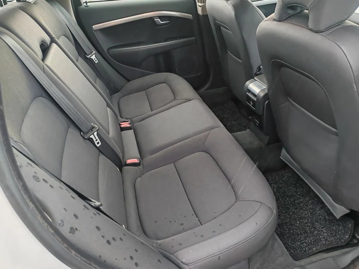 Volvo V70 2011 - Image 3