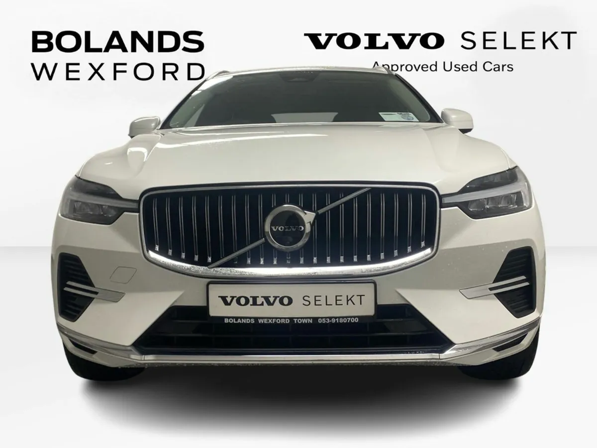 Volvo XC60 White Volvo XC60 Plug-in Hybrid - Image 3