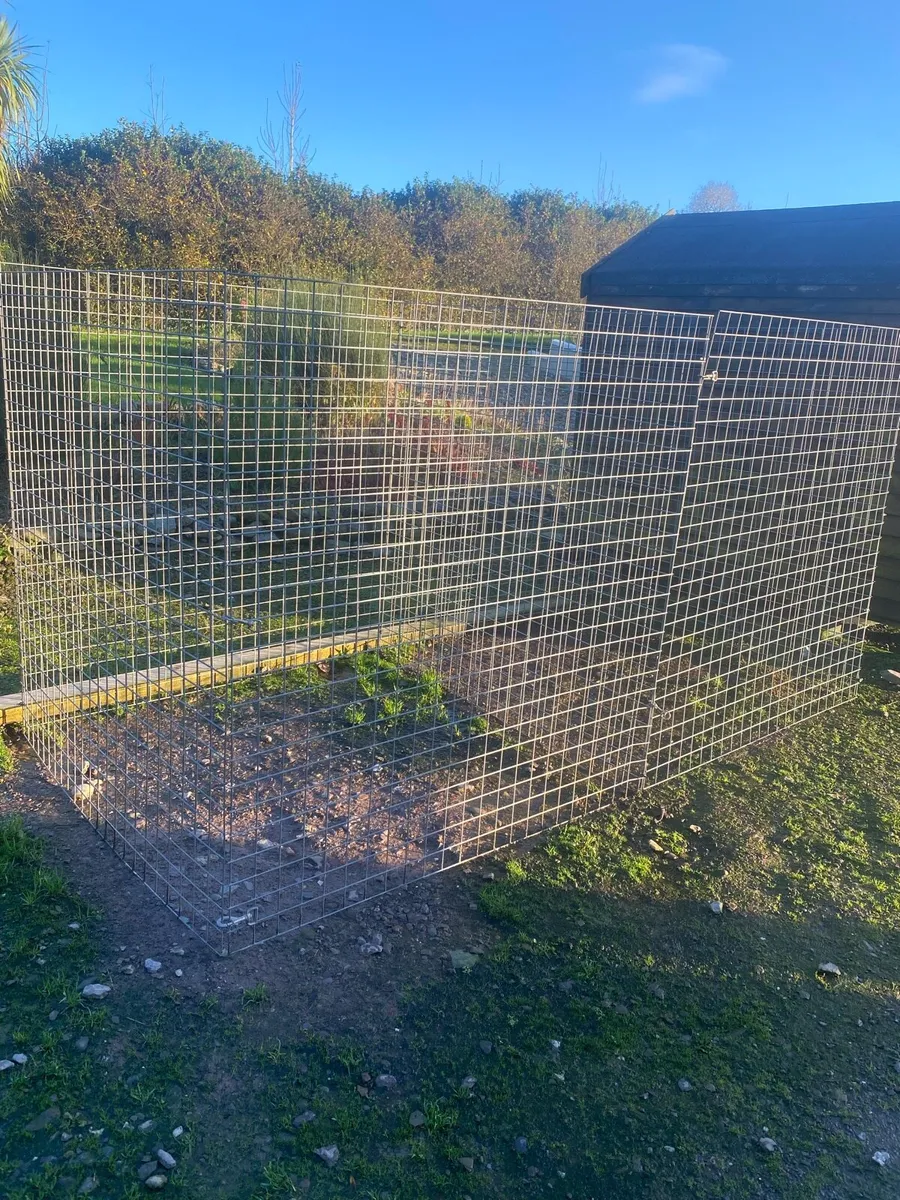 Wire cages - Image 1