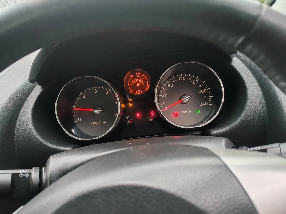 Nissan Qashqai 2010 - Image 3