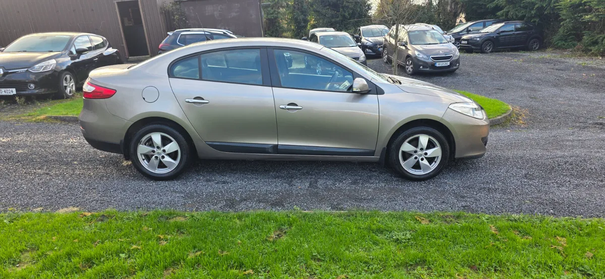 Renault Fluence 2013 - Image 2