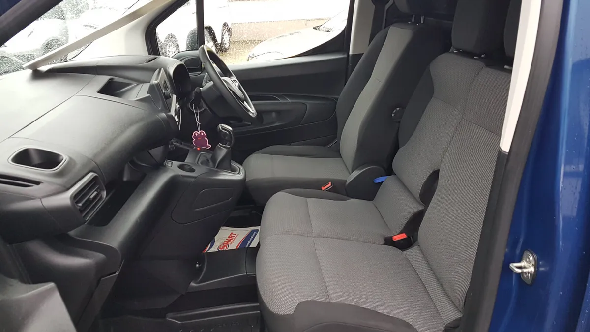 Opel Combo SPORTIVE 75KM MINT NO VAT - Image 4