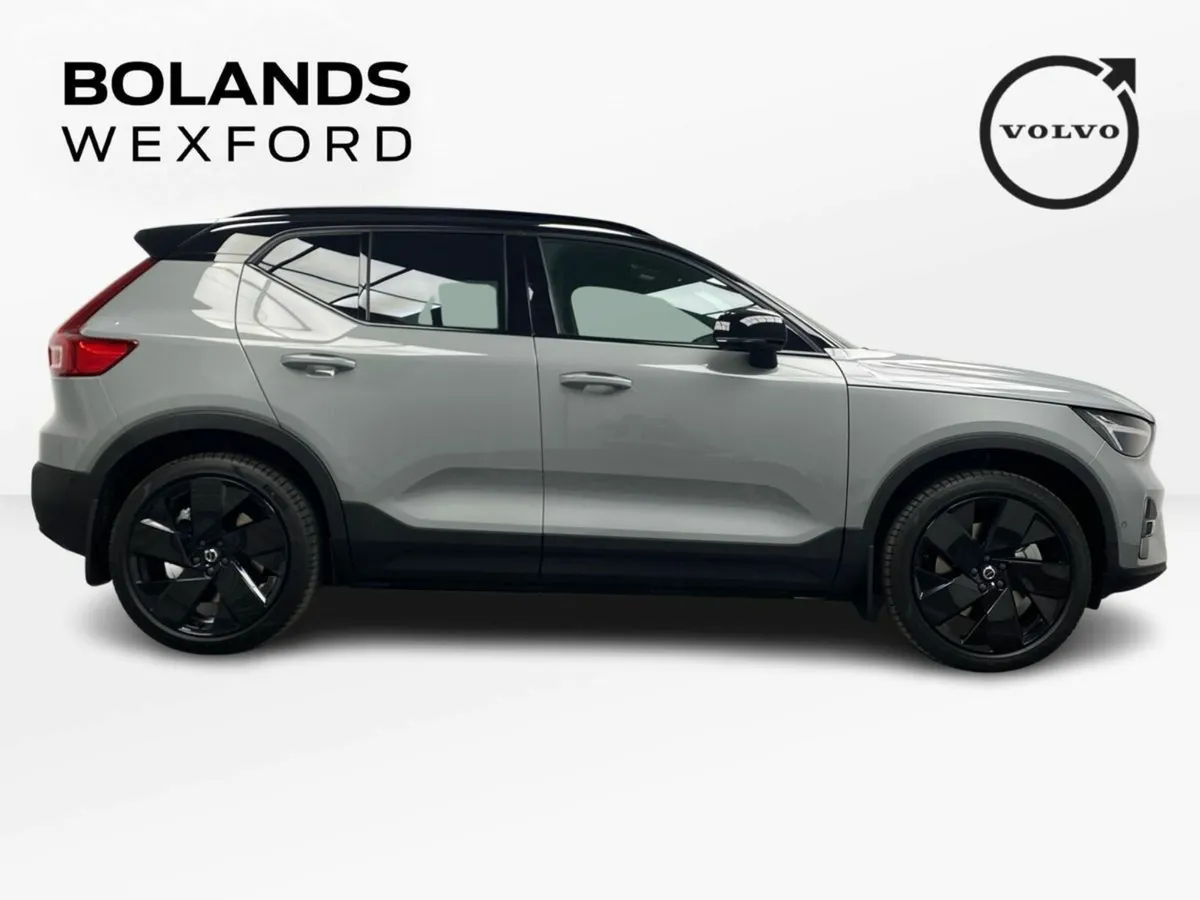 Volvo EX40 EX40 Plus Extended Range Black Edition - Image 2