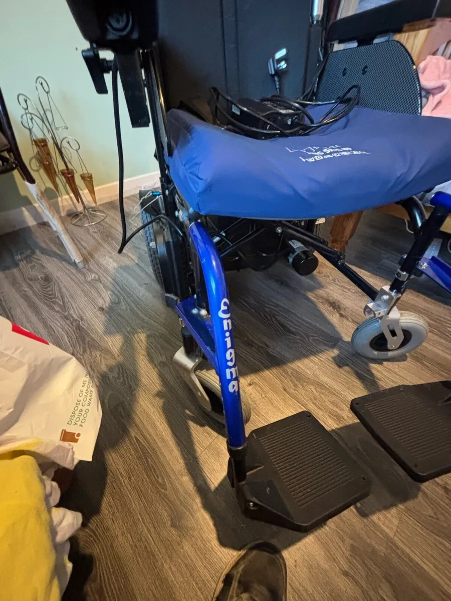 Electric wheelchair - Image 2