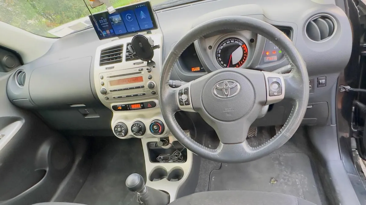 Toyota Urban Cruiser 2009 - Image 2