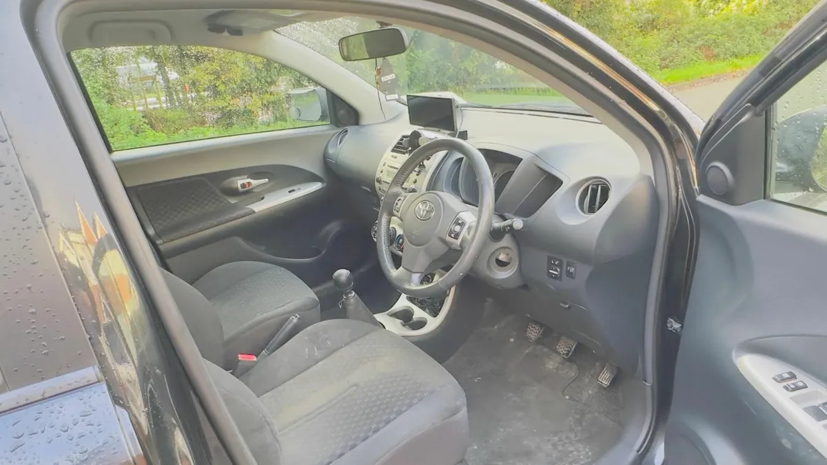 Toyota Urban Cruiser 2009 - Image 4