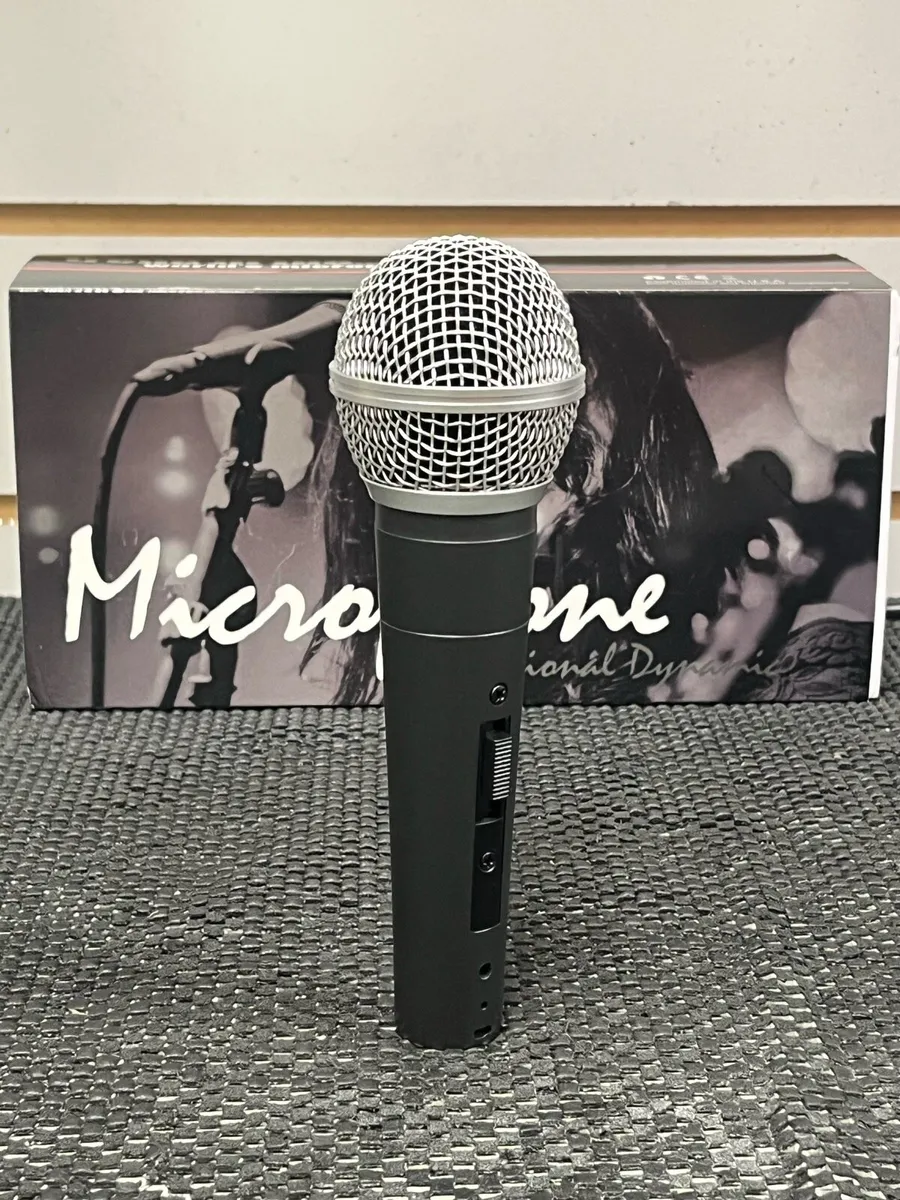 Dynamic Microphone + XLR Cable - Image 2