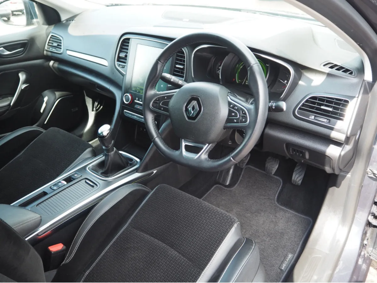 Renault Megane low kms - Image 4