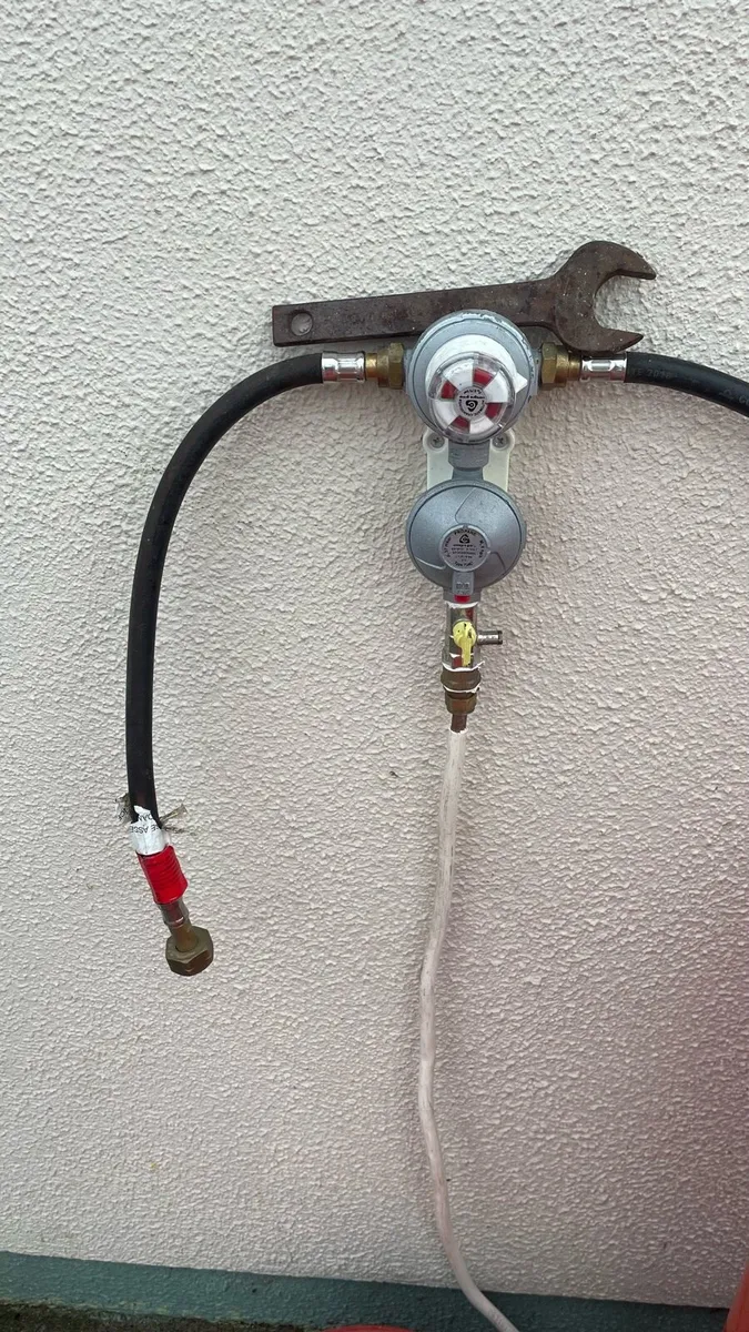 Gas connection - Image 2