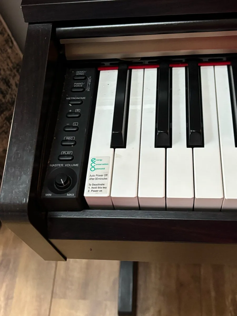 Yamaha electric piano - Image 4