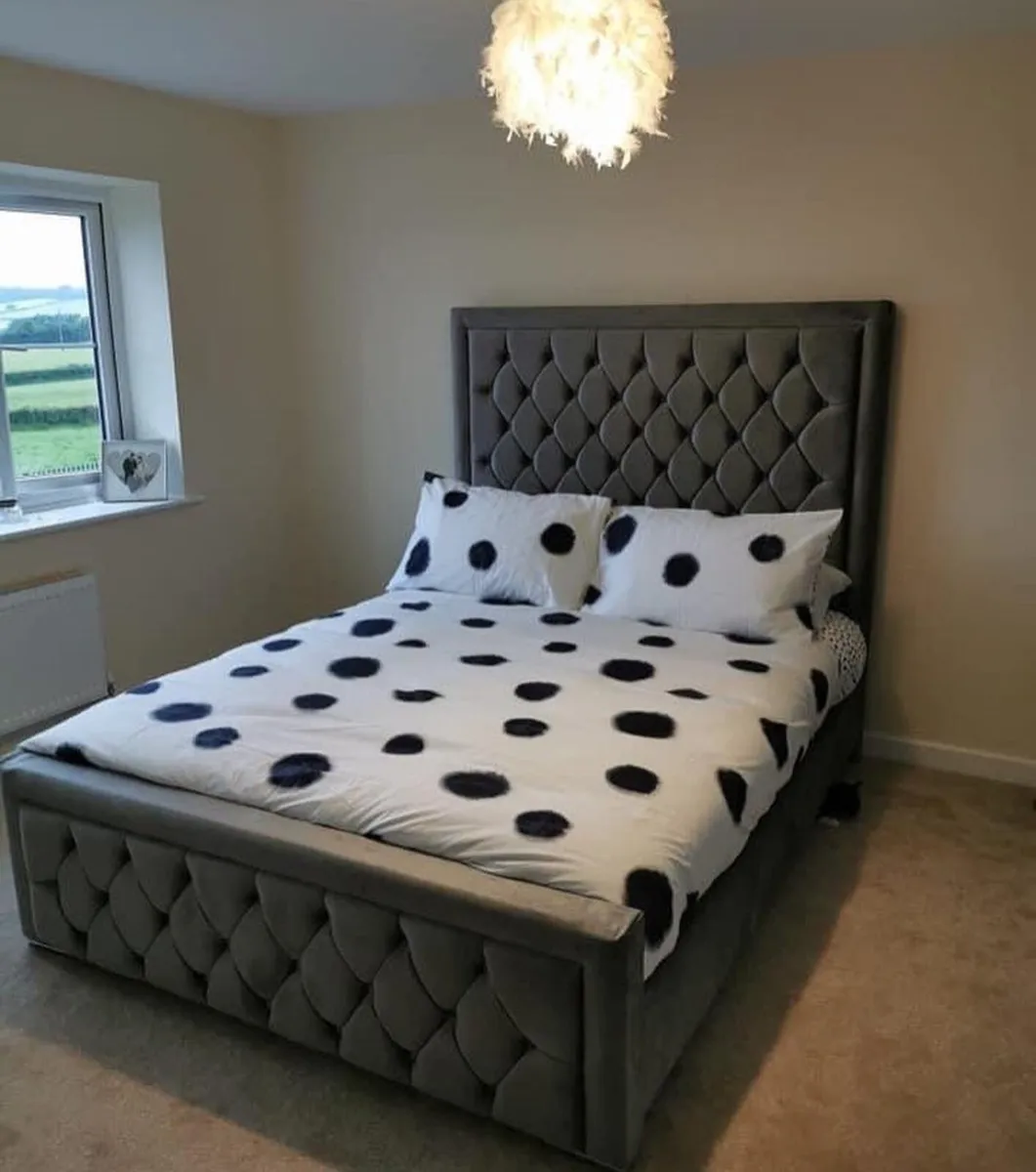 Frames bed - Image 1