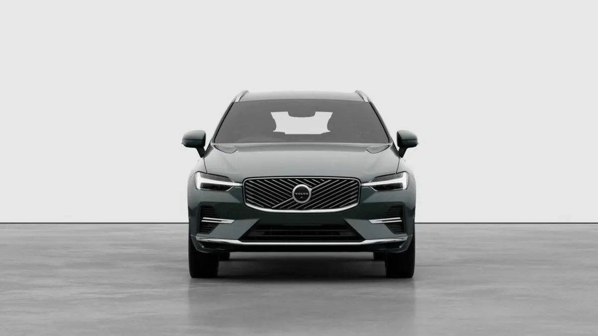 Volvo XC60 Plus Bright with Cardamom interior - Image 2
