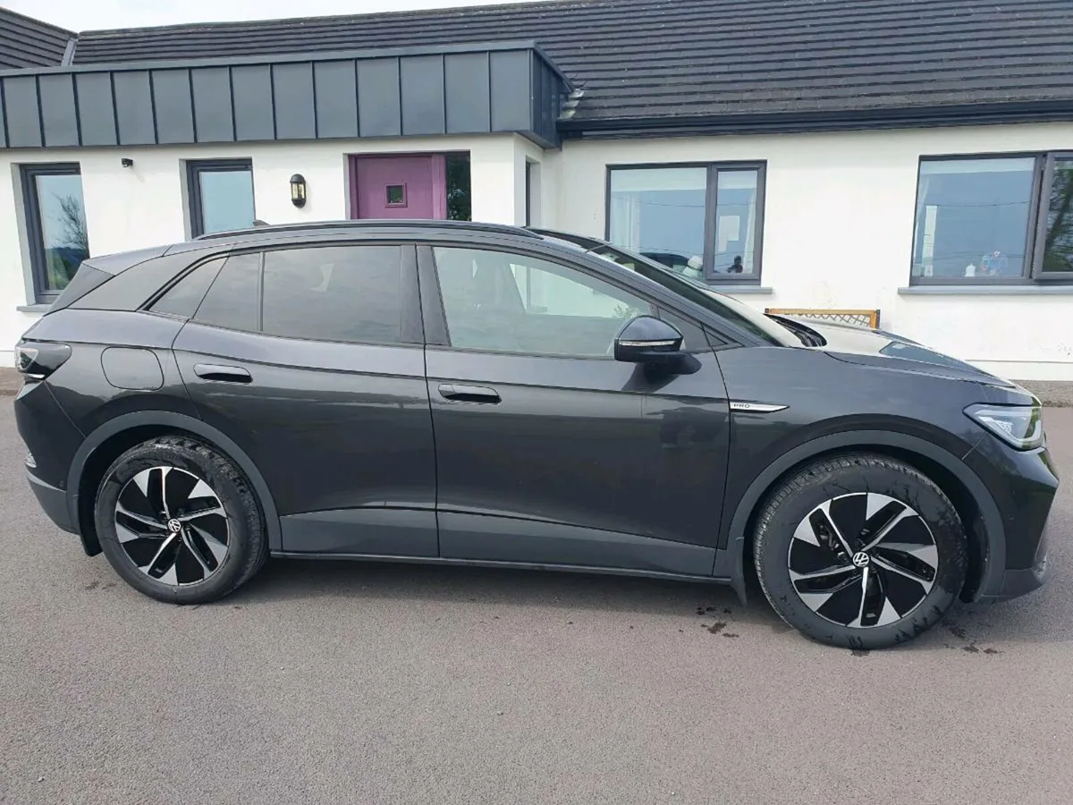 2022 VW ID4 77kw 204bhp Family Spec - Image 2
