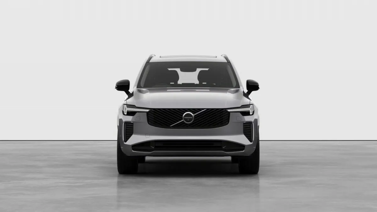 Volvo XC90 Aurora Sliver Plus Dark edition - Image 3