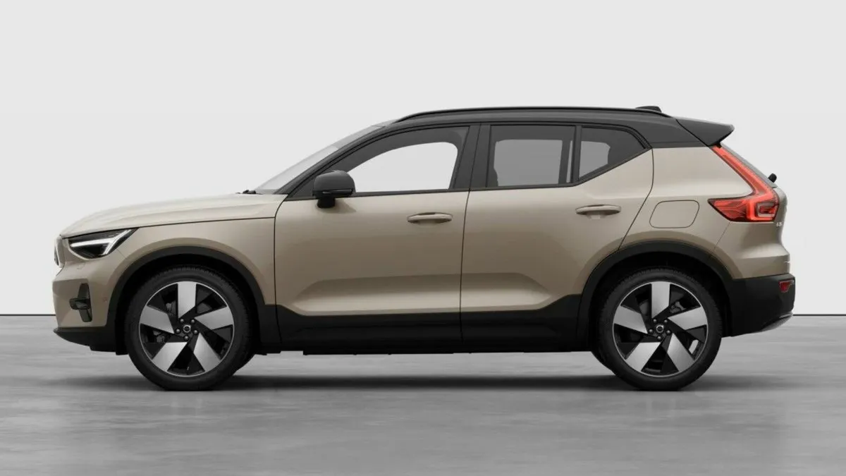 Volvo EX40 Ultra Twin Motor All Wheel Drive / Sand - Image 2