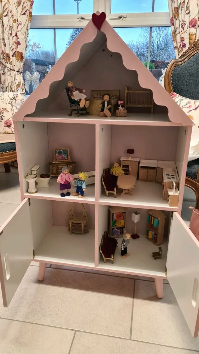Doll house /bookcase - Image 4