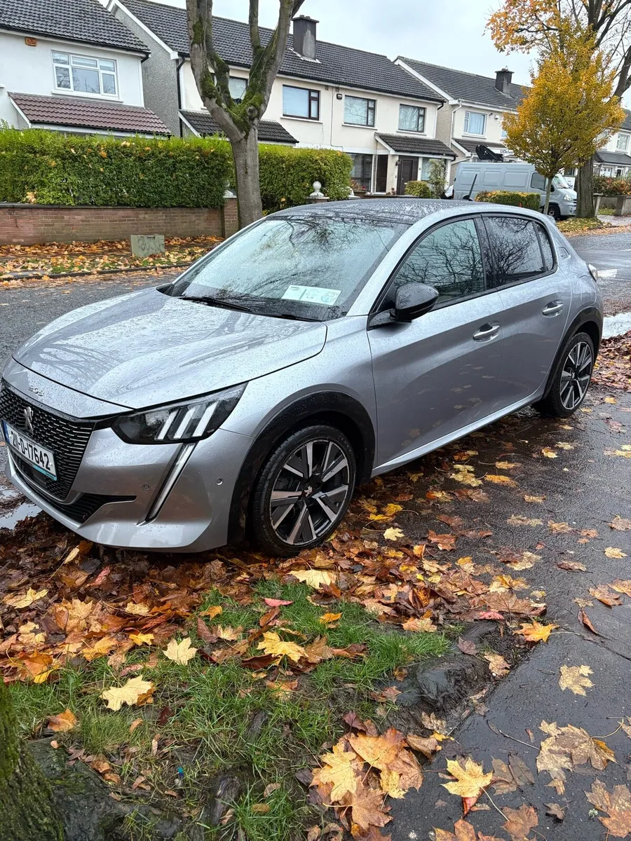 Peugeot 208 GT - Image 1