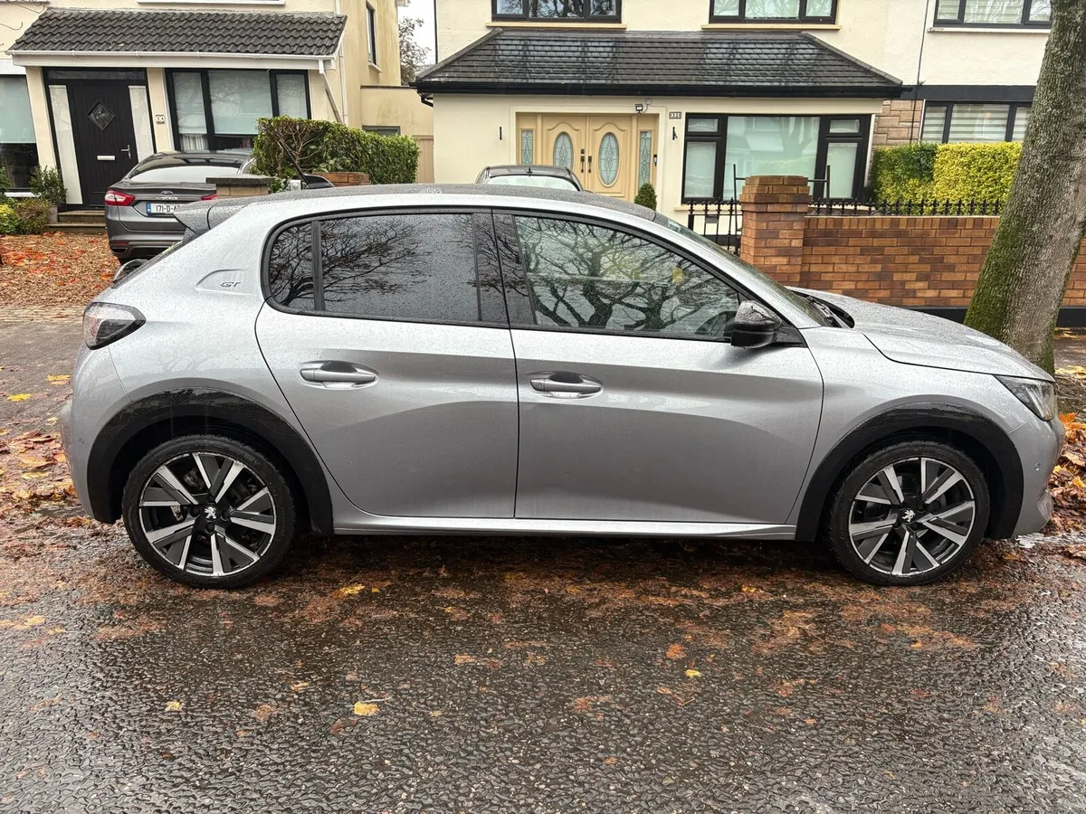 Peugeot 208 GT - Image 4